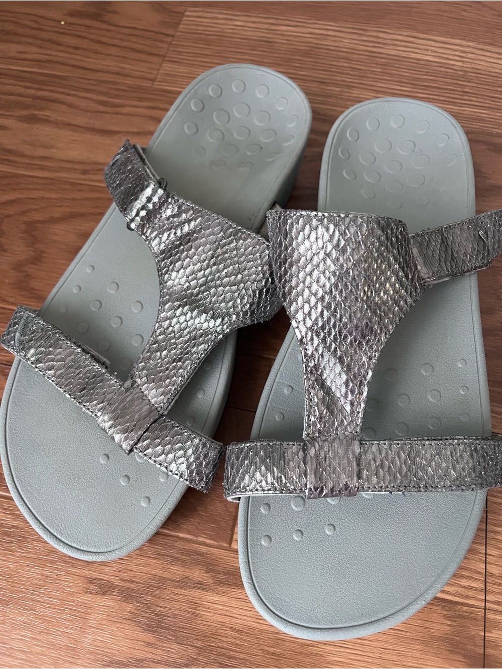Vionic Women's Sz 12 silver Ortho heel Snakeskin Print Slide Sandals Adjustable